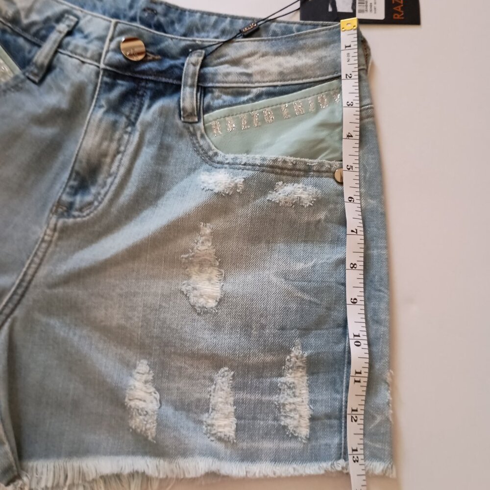 Razzo Coastal Cowgirl Distressed Frayed Light Denim Shorts Sz 8 (EU 38) NWT - Picture 15 of 16